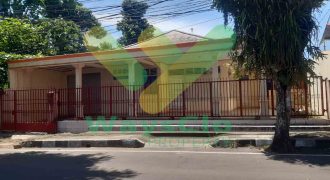 DISEWAKAN RUMAH MENARIK DAN SANGAT STRATEGIS DAERAH WENANG, HARGA SANGAT MURAH