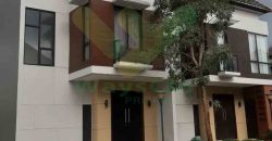 DISEWAKAN RUMAH CANTIK DENGAN FURNISHED DI HOLLAND VILLAGE, HARGA SANGAT MURAH