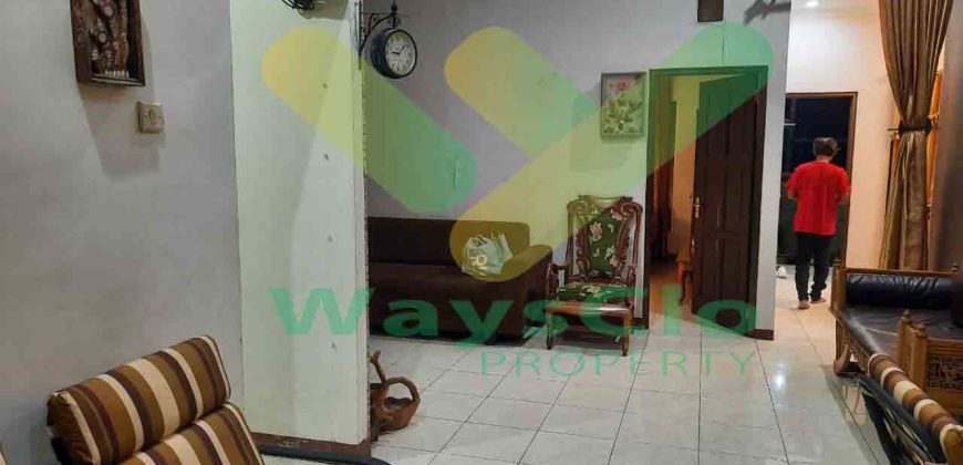 DISEWAKAN RUMAH CANTIK DENGAN FURNISHED DAERAH MALALAYANG, HARGA SANGAT MURAH