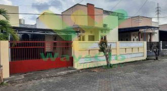 DISEWAKAN RUMAH CANTIK DAN MENARIK DENGAN FURNISH DI TIKALA, HARGA SANGAT MURAH