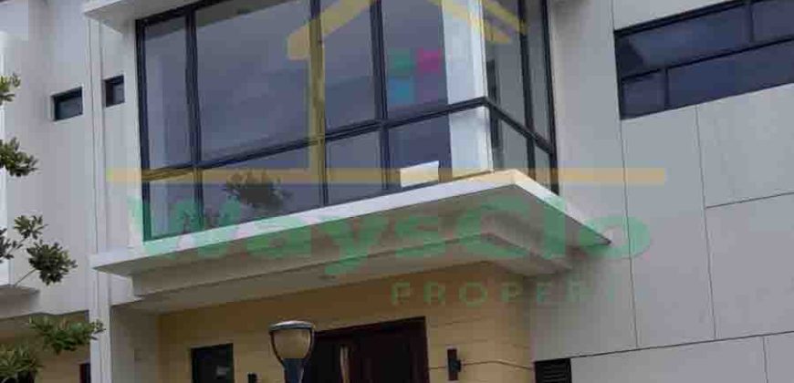DIJUAL CEPAT RUMAH CANTIK DAN MENARIK DAERAH HOLLAND VILLAGE, HARGA SANGAT MURAH
