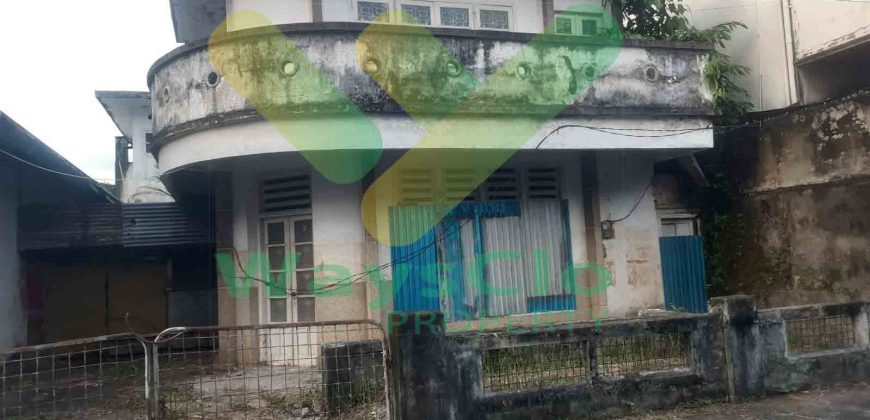 DISEWAKAN RUMAH CLASIK DAERAH WENANG, HARGA SANGAT MURAH
