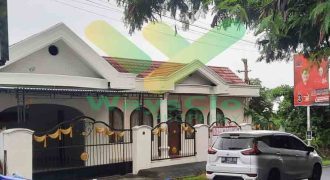 DISEWAKAN RUMAH CANTIK DAN STRATEGIS DAERAH WANEA, HARGA SANGAT MURAH