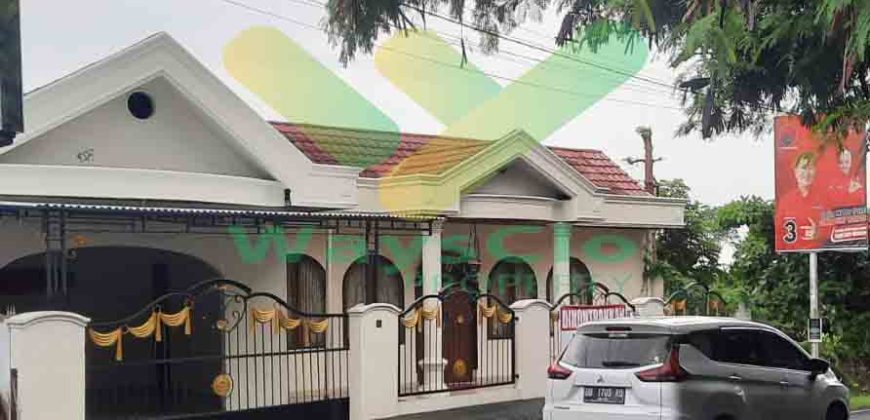 DISEWAKAN RUMAH CANTIK DAN STRATEGIS DAERAH WANEA, HARGA SANGAT MURAH