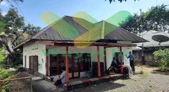 DISEWAKAN RUMAH KLASIK MENARIK DAERAH WENANG, HARGA SANGAT MURAH