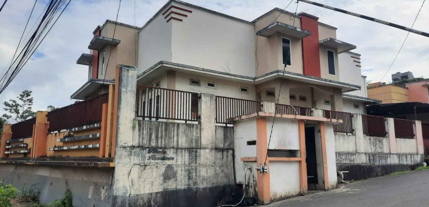 DISEWAKAN RUMAH CANTIK DAN MENARIK DAERAH TIKALA, HARGA SANGAT MURAH