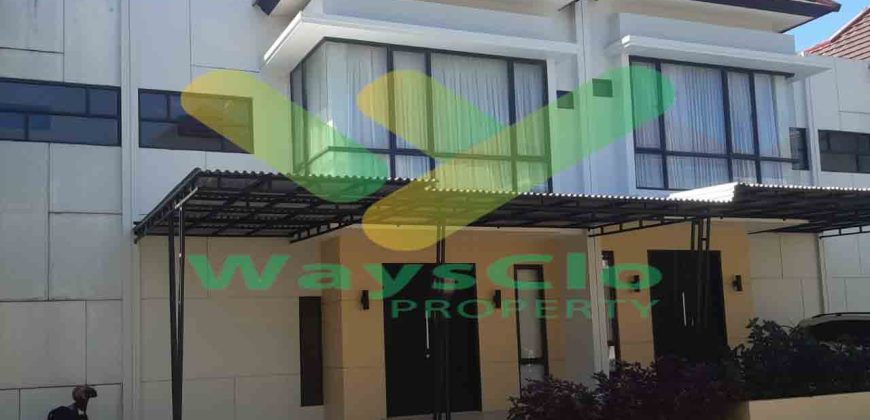 DISEWAKAN RUMAH CANTIK DENGAN FURNISHED DAERAH HOLLAND VILLAGE, HARGA SANGAT MURAH