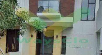 DIJUAL CEPAT RUMAH CANTIK DAN MENARIK DAERAH HOLLAND VILLAGE, HARGA SANGAT MURAH
