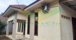DISEWAKAN RUMAH CANTIK FULY FURNISHED DAERAH TUMINTING, HARGA SANGAT MURAH