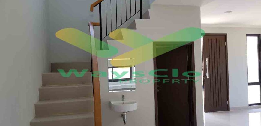 DIJUAL CEPAT RUMAH CANTIK DAN MENARIK DI HOLLAND VILLAGE, HARGA SANGAT MURAH