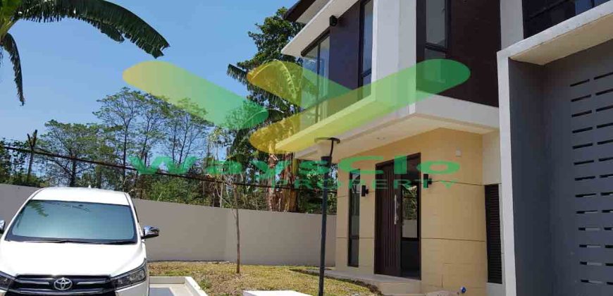 DIJUAL CEPAT RUMAH CANTIK DAN MENARIK DI HOLLAND VILLAGE, HARGA SANGAT MURAH