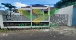 DISEWAKAN RUMAH CANTIK DAN MENARIK DAERAH KAMPUS, HARGA SANGAT MURAH
